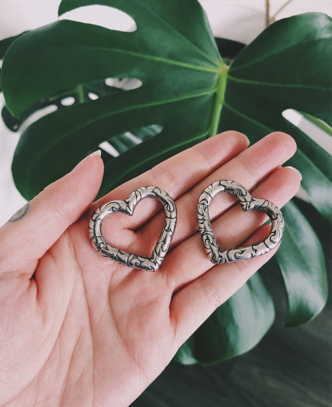 FILIGREE HEART HANGERS