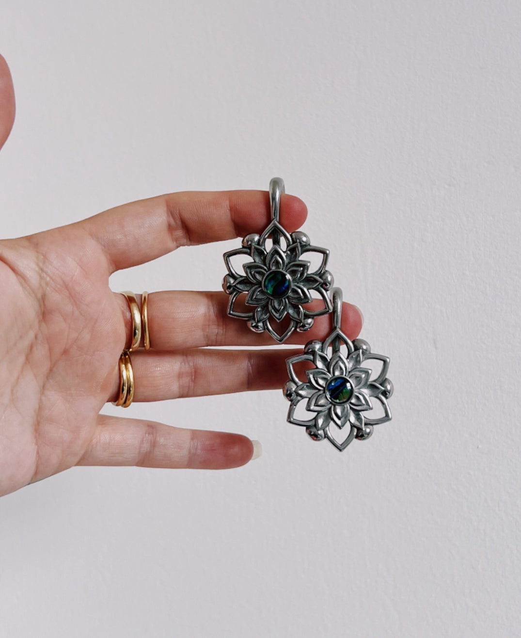 FLOWER HANGERS